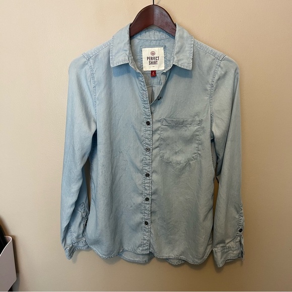 perfect shirt Tops - SO Perfect shirt lightweight denim like shirt button front pocket  button cuff